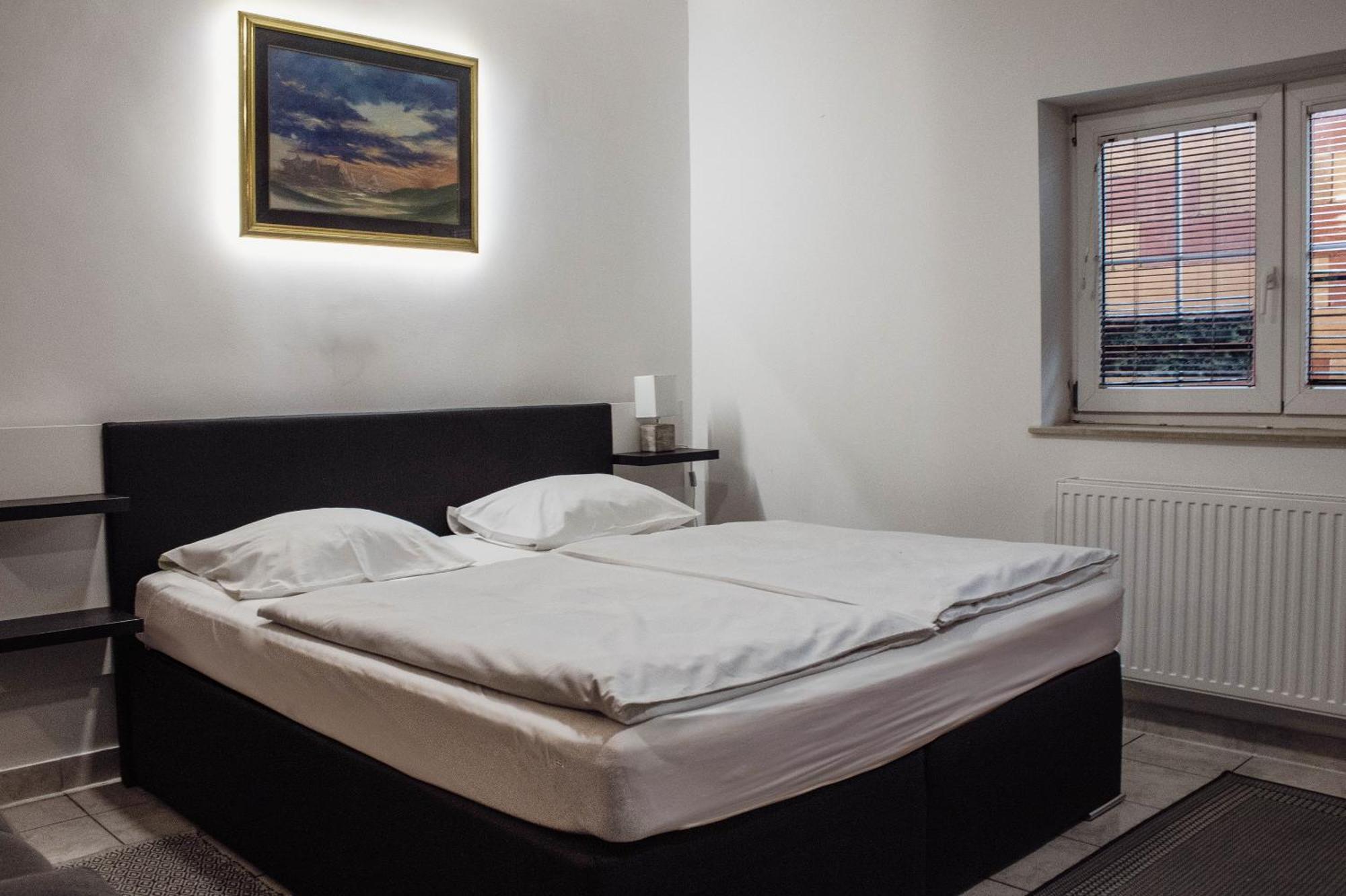 Crni Baron Pension Black Baron Μαριμπόρ Εξωτερικό φωτογραφία