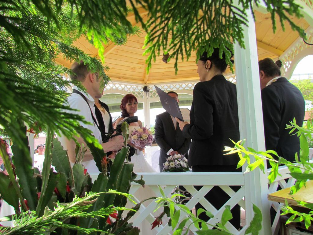Crni Baron Pension Black Baron Μαριμπόρ Εξωτερικό φωτογραφία